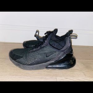 Nike Air Max 270 triple black size 10.5